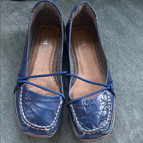 Women's Blue Loafers - Picture 1 of 11